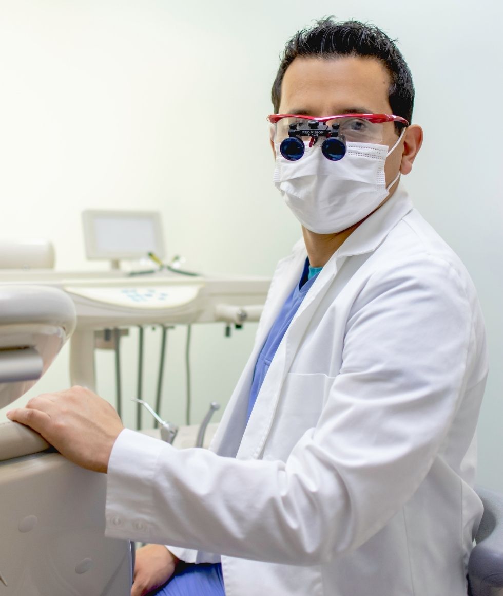 Luis Valerio Dentista Interlomas México Prótesis Implantes